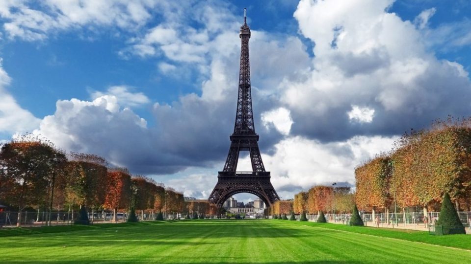 Эйфелевая башня Париж Франция